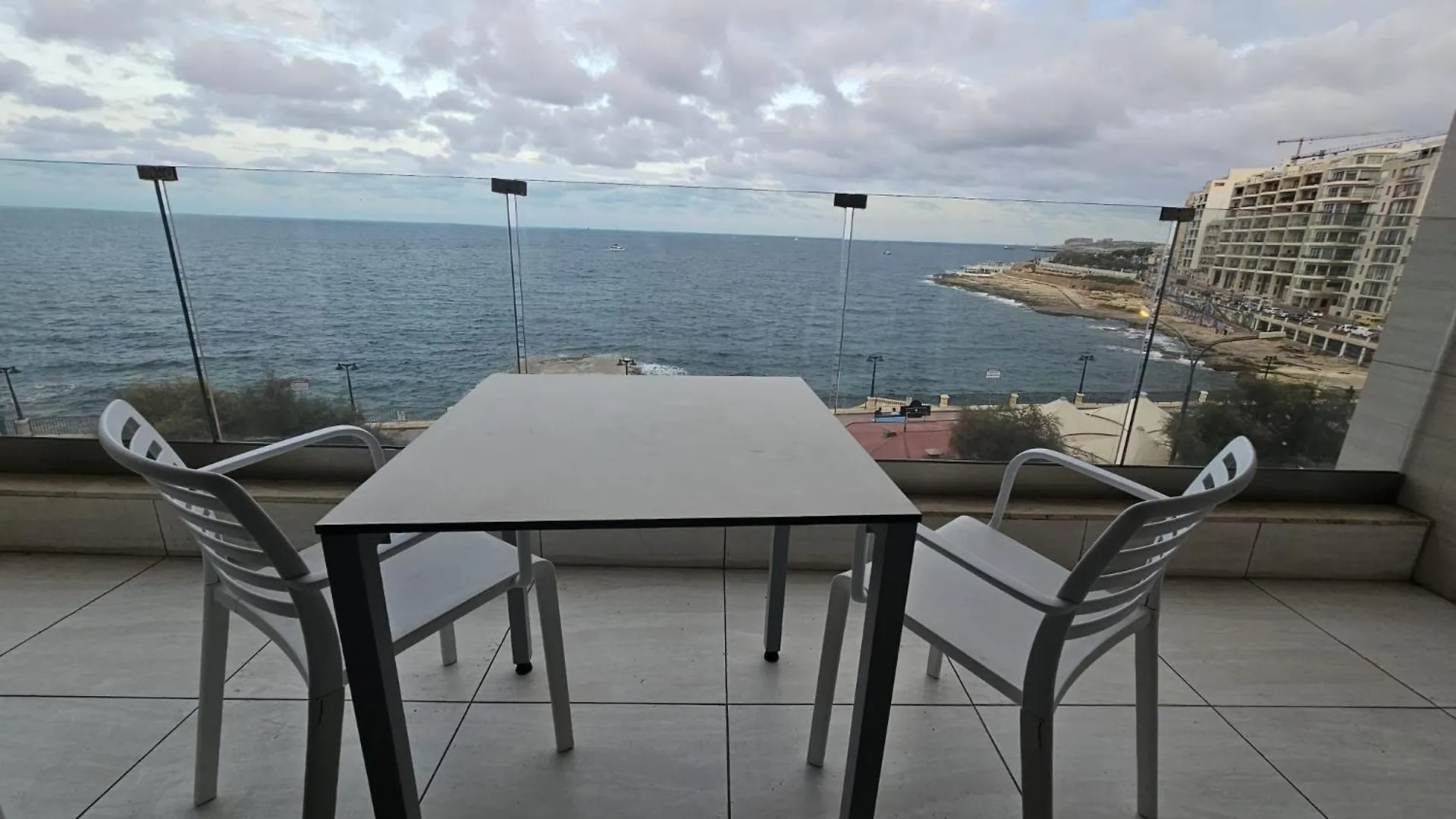 Apartment Seaview 3 Bedrooms In Balluta Beach Sliema