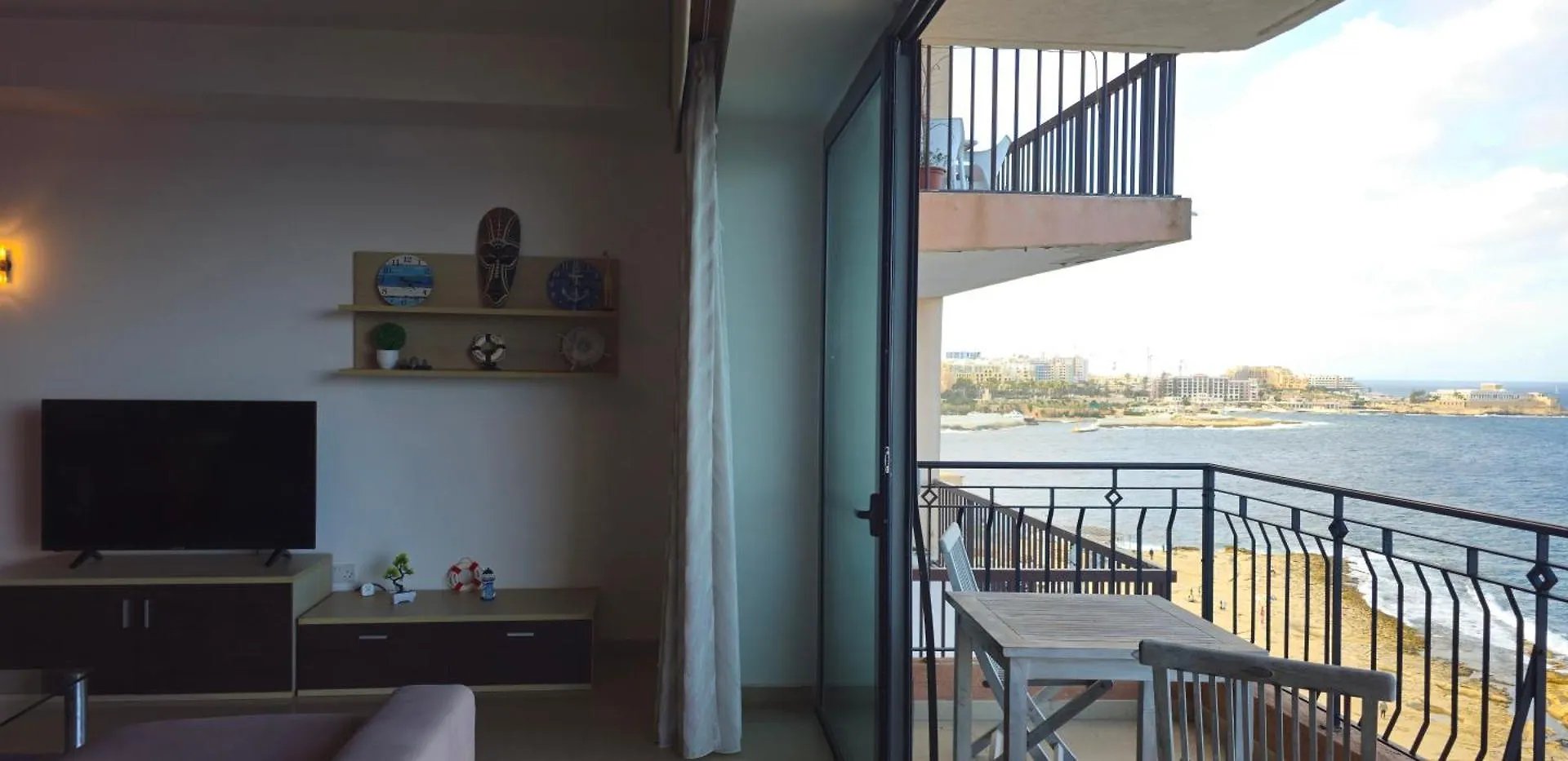 Apartment Seaview 3 Bedrooms In Balluta Beach Sliema