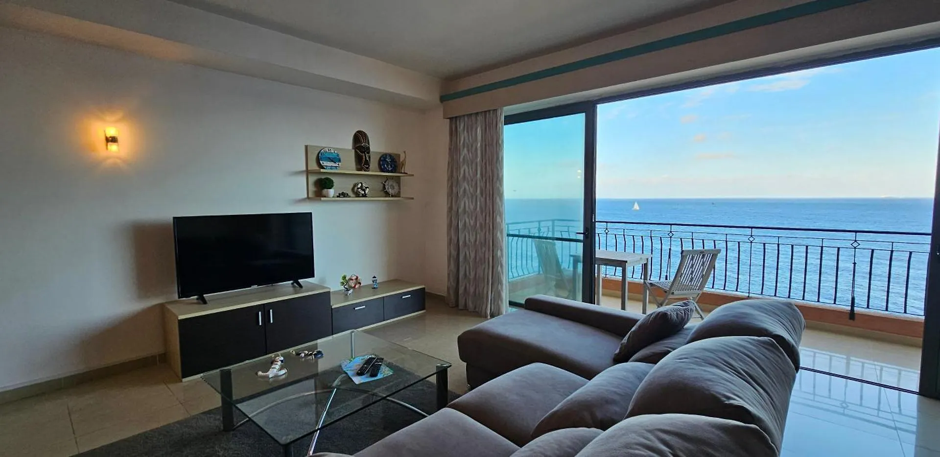 Seaview 3 Bedrooms In Balluta Beach Sliema