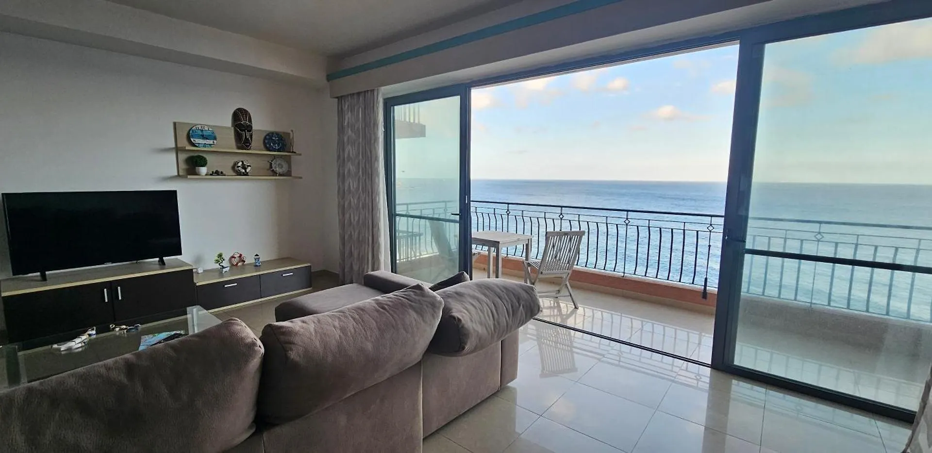 Seaview 3 Bedrooms In Balluta Beach Sliema 0*,  Malta