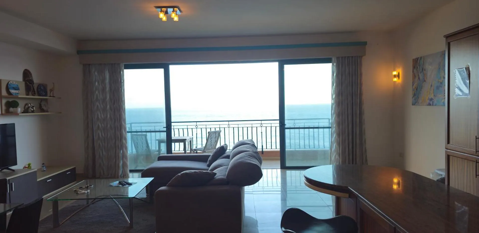 Seaview 3 Bedrooms In Balluta Beach Sliema Malta