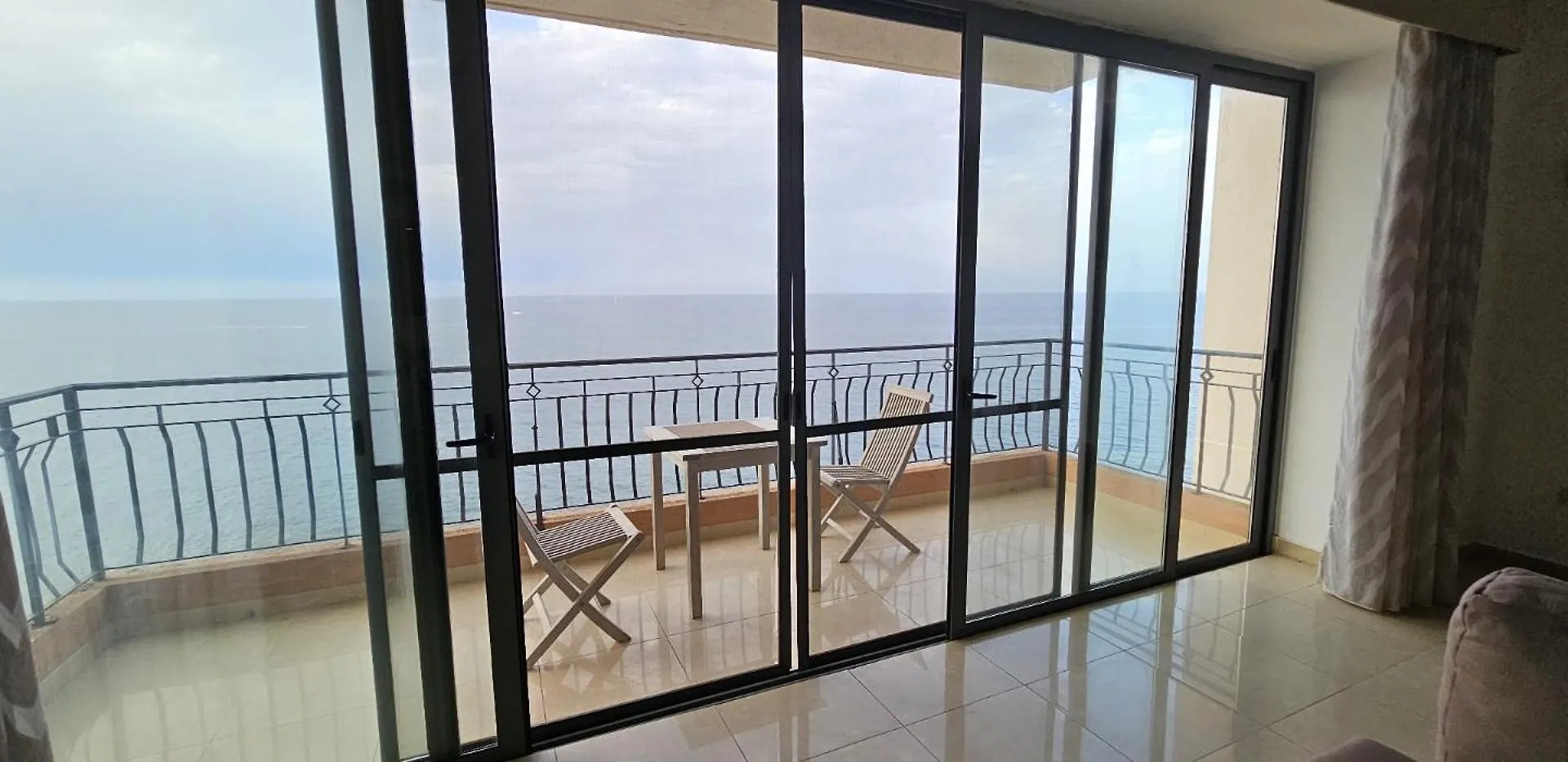 Seaview 3 Bedrooms In Balluta Beach Sliema 0*,