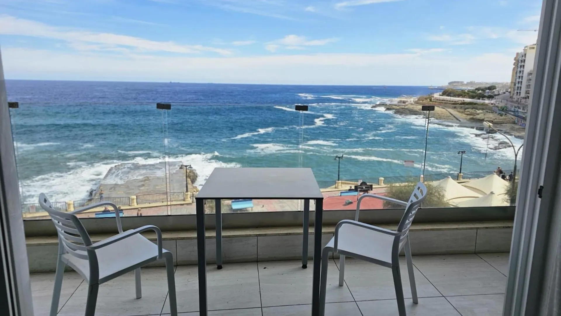 Seaview 3 Bedrooms In Balluta Beach Sliema 0*,  Malta