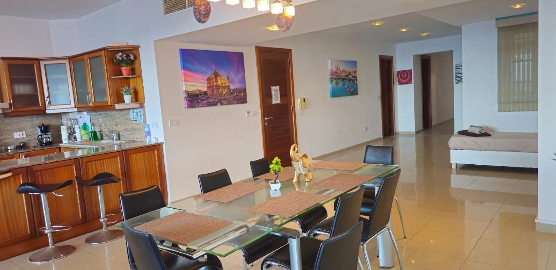 Seaview 3 Bedrooms In Balluta Beach Sliema
