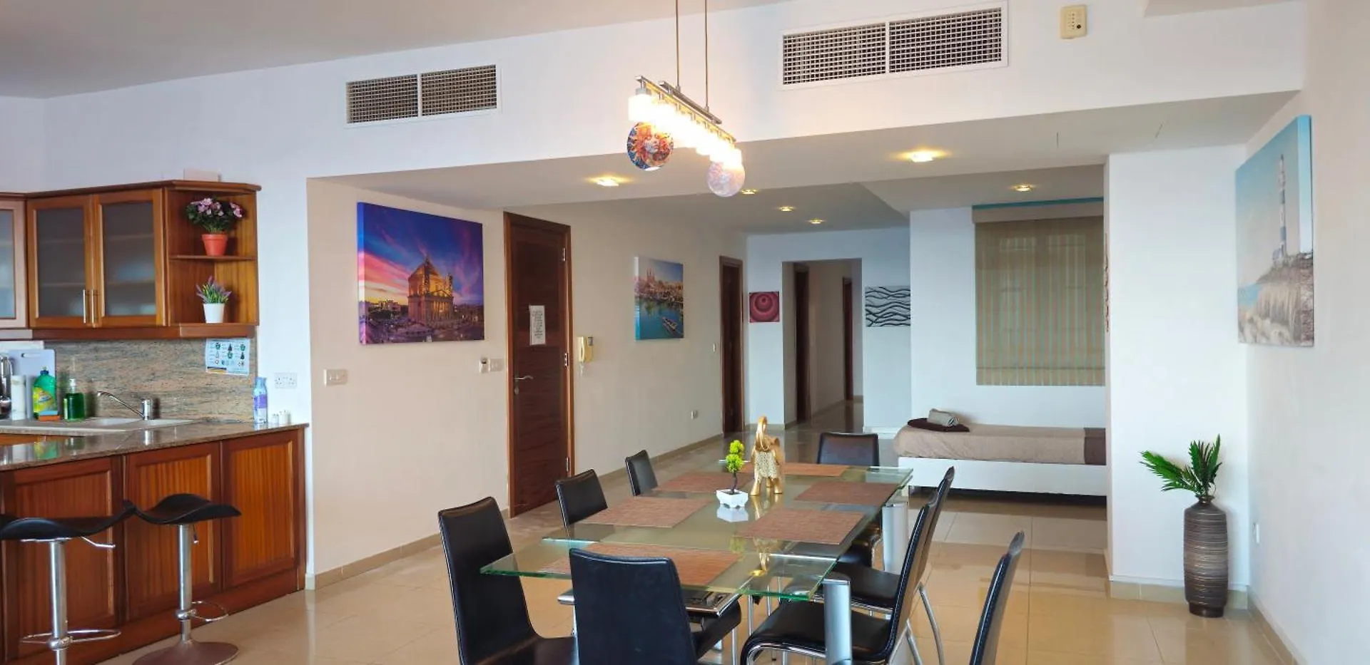Seaview 3 Bedrooms In Balluta Beach Sliema